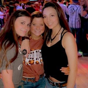 Meet your Posher, Bella